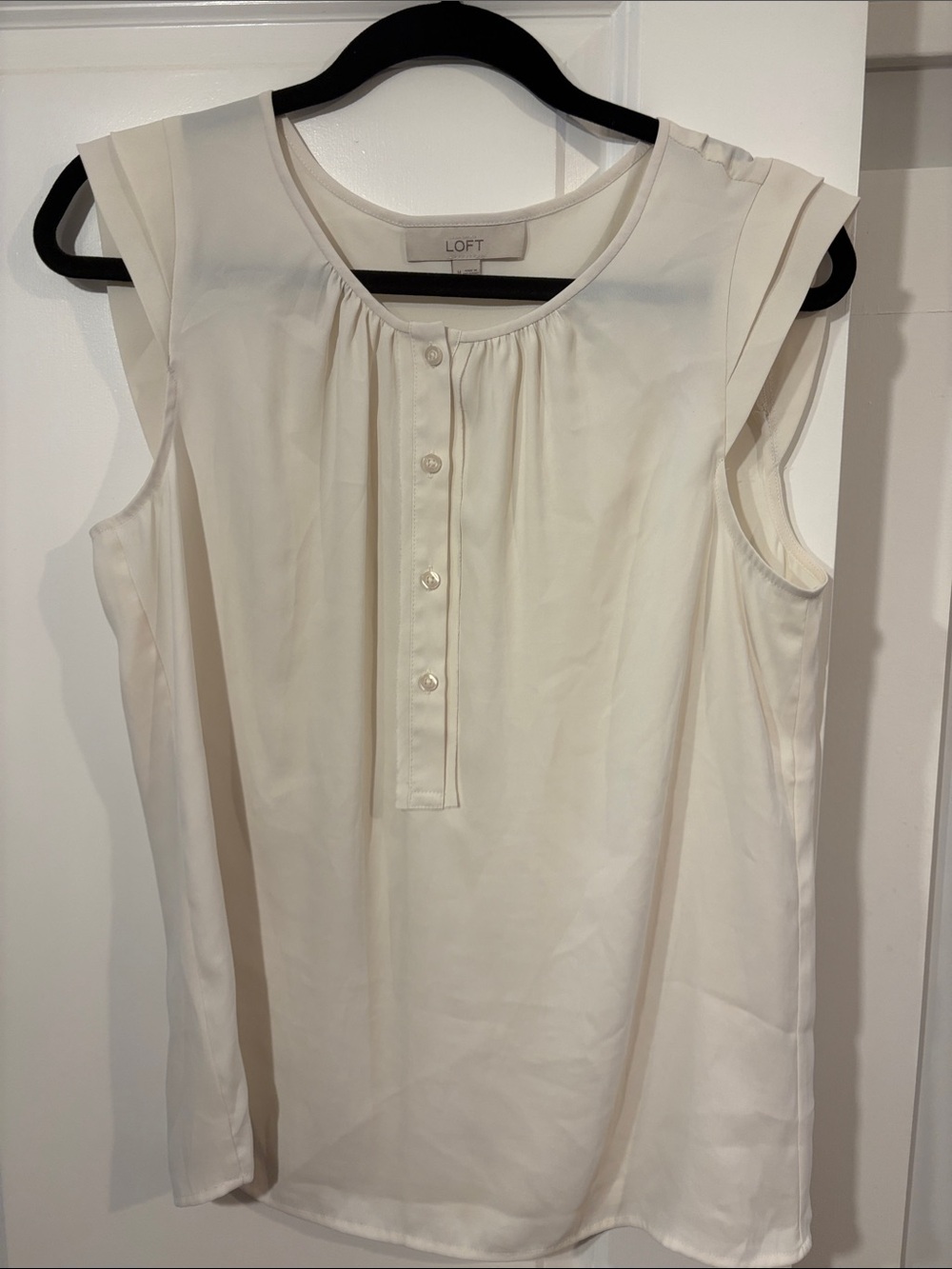 LOFT Cream Sleeveless Pleated Yoke Button-Front Blouse